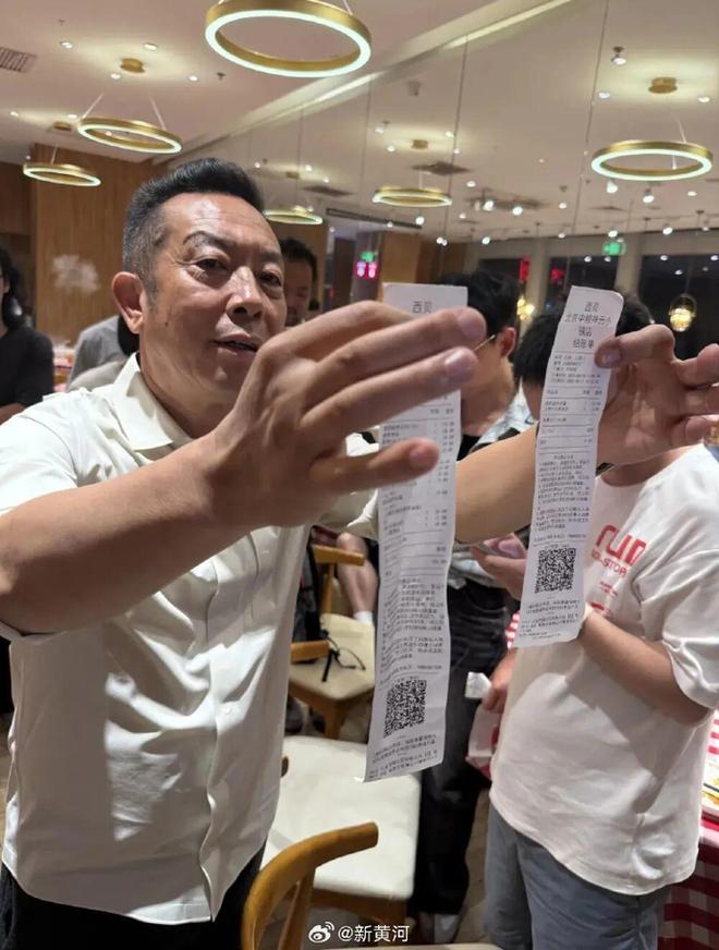 小时却说“恶心”明天起全国所有门店上线“罗永浩菜单”开元棋牌西贝创始人：罗永浩方