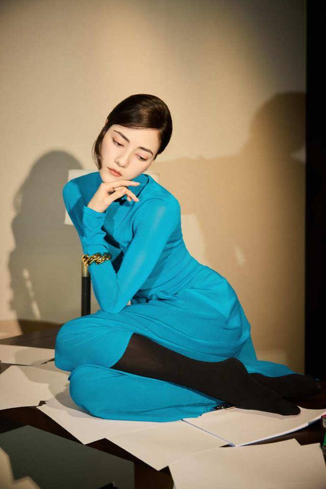 假胸”尴尬娜然脸肿胀秦舒培一脸男相开元ky棋牌北京酒会太真实吉娜“(图16)